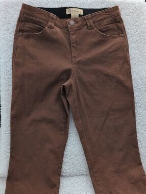 Democracy Women's Brown 7/8 Length Straight-Leg Jeans With Frayed Edging